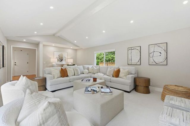 3089 Country Club Court, Palo Alto, CA 94304