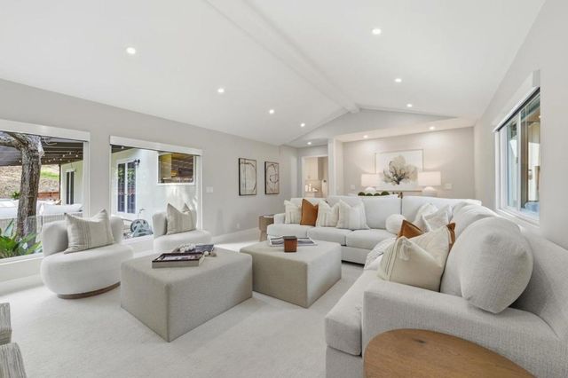 3089 Country Club Court, Palo Alto, CA 94304