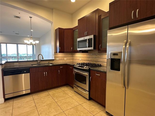 3055 NW 126th Ave 411, Sunrise, FL 33323