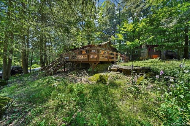 38 W Adirondack Trail, Smallwood, NY 12778