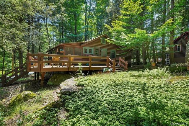 38 W Adirondack Trail, Smallwood, NY 12778
