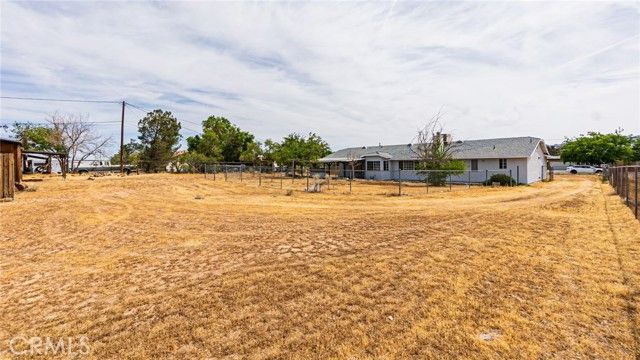 14280 Navajo, Apple Valley, CA 92307