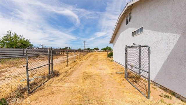 14280 Navajo, Apple Valley, CA 92307