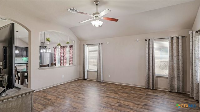 102 N Pasture Cove, Hutto, TX 78634