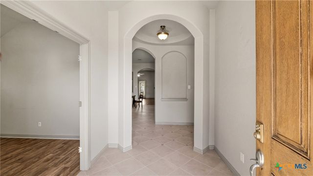 102 N Pasture Cove, Hutto, TX 78634