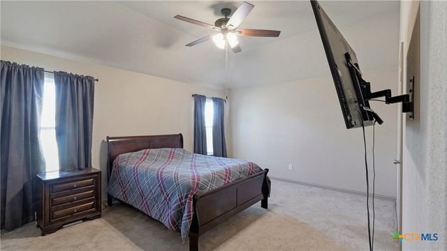 102 N Pasture Cove, Hutto, TX 78634