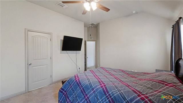 102 N Pasture Cove, Hutto, TX 78634