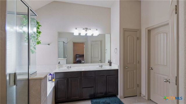 102 N Pasture Cove, Hutto, TX 78634