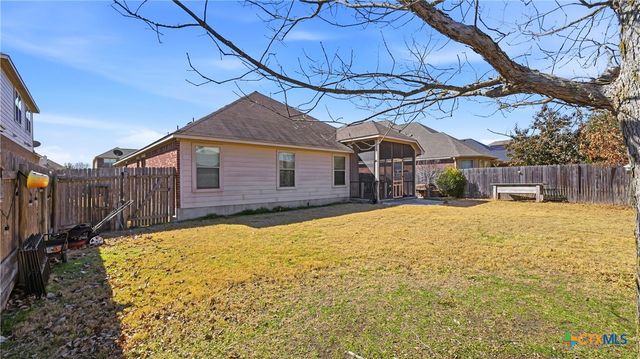 102 N Pasture Cove, Hutto, TX 78634