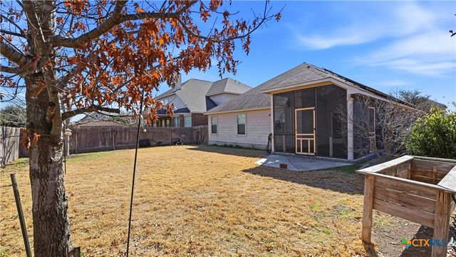 102 N Pasture Cove, Hutto, TX 78634