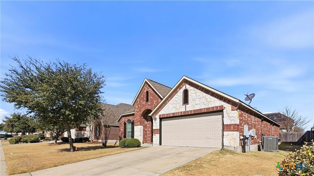 102 N Pasture Cove, Hutto, TX 78634