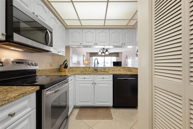 918 WEXFORD BOULEVARD 918, Venice, FL 34293