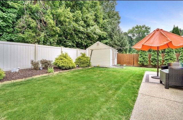 43 Deerfield Ave, Westwood, MA 02090
