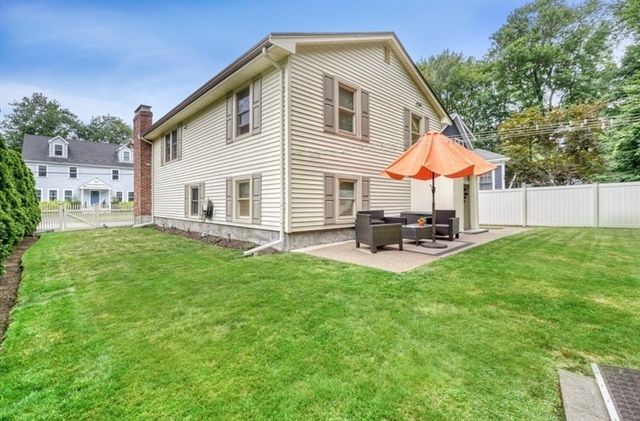43 Deerfield Ave, Westwood, MA 02090