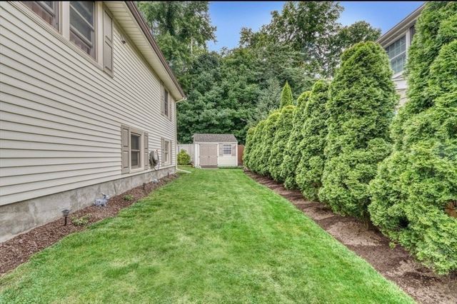 43 Deerfield Ave, Westwood, MA 02090