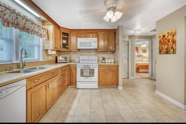43 Deerfield Ave, Westwood, MA 02090