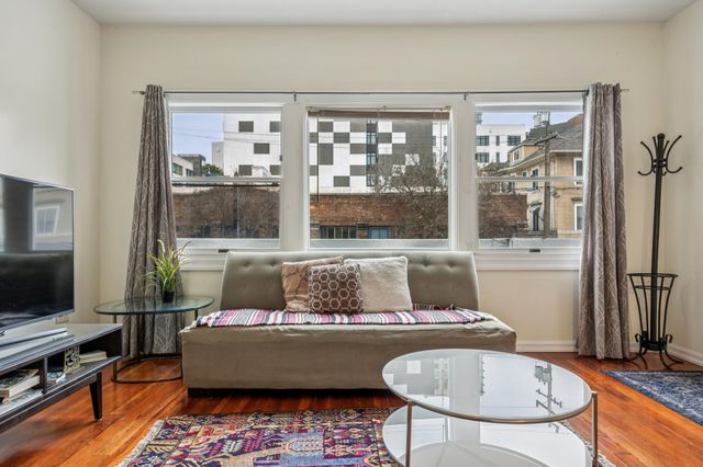 356-360 24Th St, Oakland, CA 94612