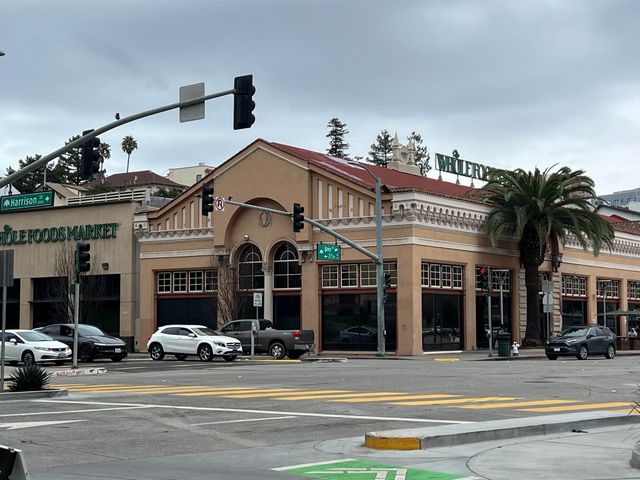 356-360 24Th St, Oakland, CA 94612