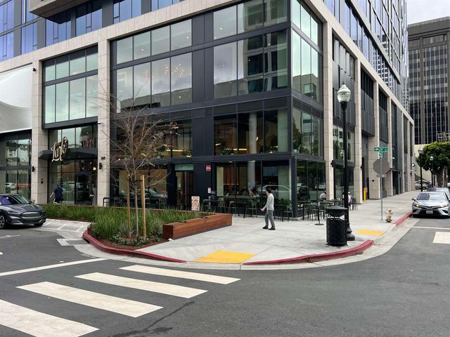 356-360 24Th St, Oakland, CA 94612