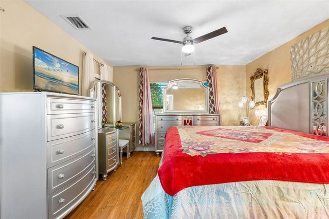 3381 HOULE AVENUE, Sarasota, FL 34232