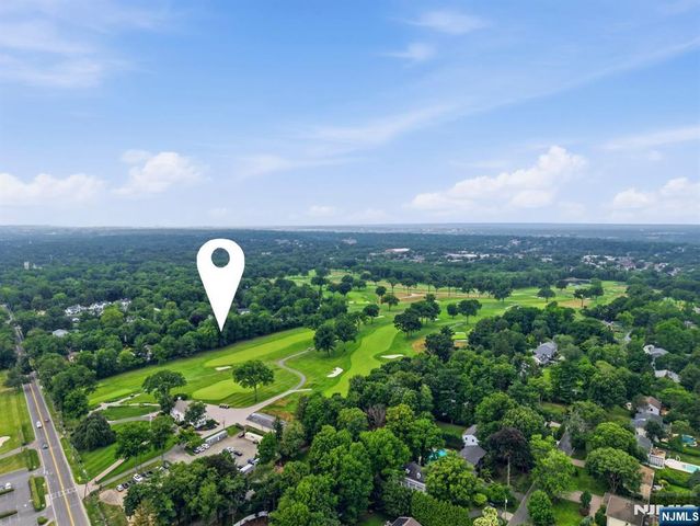 44 Northrop Lane, Tenafly, NJ 07670