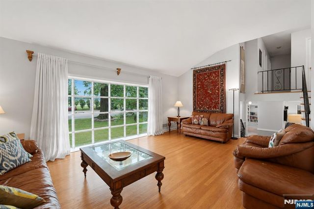 44 Northrop Lane, Tenafly, NJ 07670