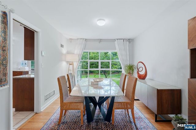 44 Northrop Lane, Tenafly, NJ 07670