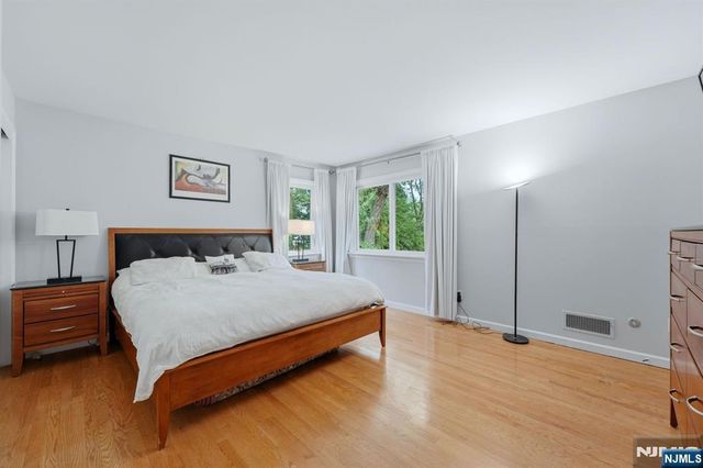 44 Northrop Lane, Tenafly, NJ 07670