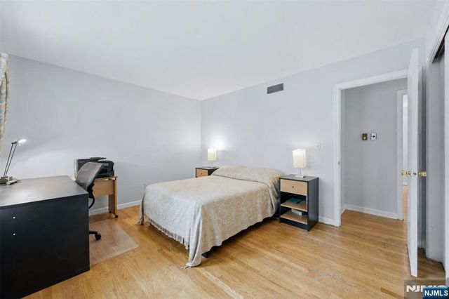 44 Northrop Lane, Tenafly, NJ 07670