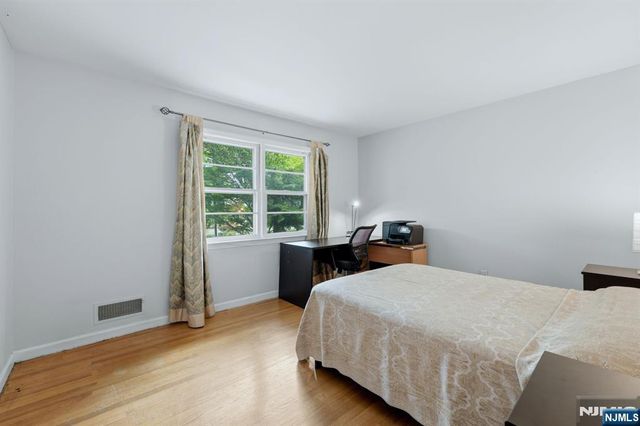 44 Northrop Lane, Tenafly, NJ 07670