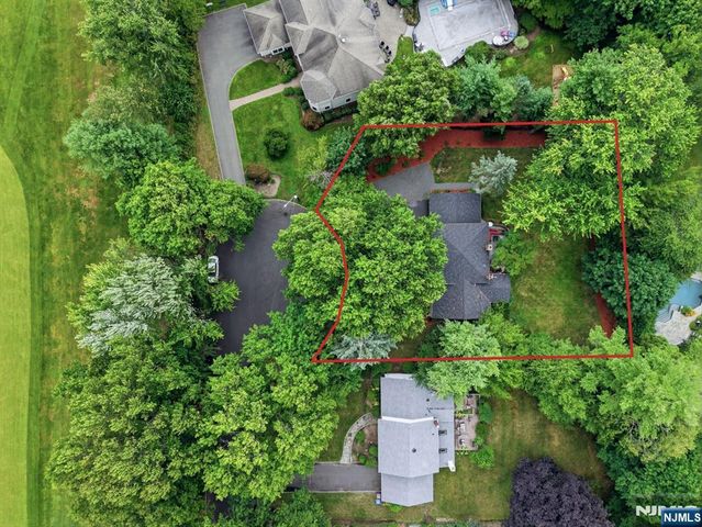 44 Northrop Lane, Tenafly, NJ 07670