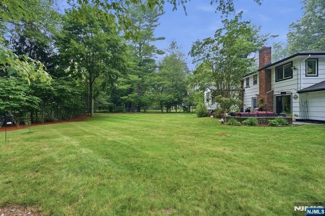 44 Northrop Lane, Tenafly, NJ 07670