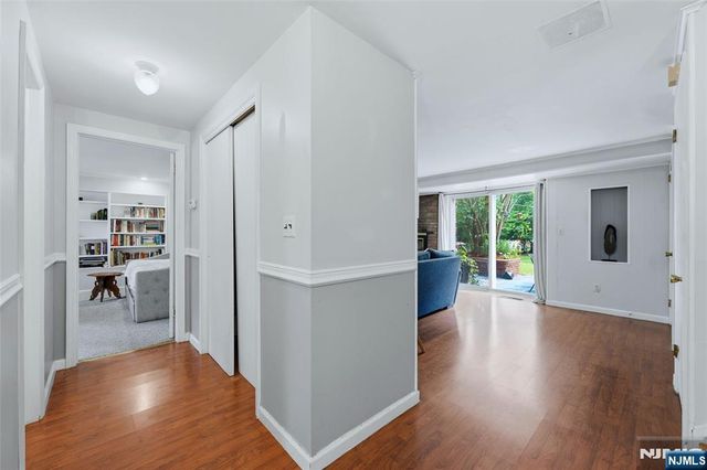 44 Northrop Lane, Tenafly, NJ 07670