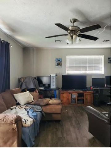 1313 Kingston Drive, Yukon, OK 73099