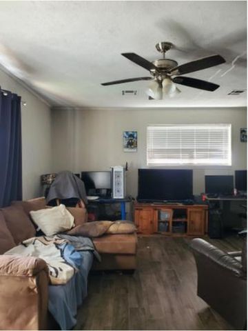 1313 Kingston Drive, Yukon, OK 73099