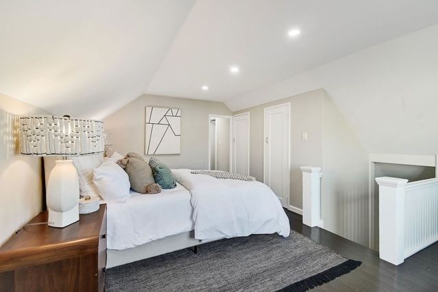 735 735 Apgar St, Oakland, CA 94609