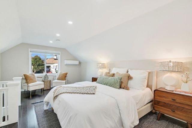 735 735 Apgar St, Oakland, CA 94609