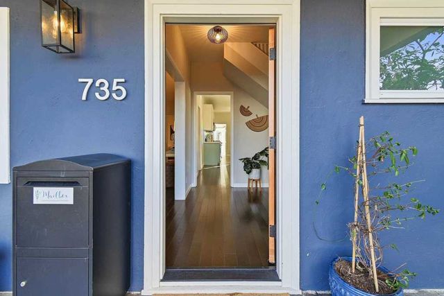 735 735 Apgar St, Oakland, CA 94609