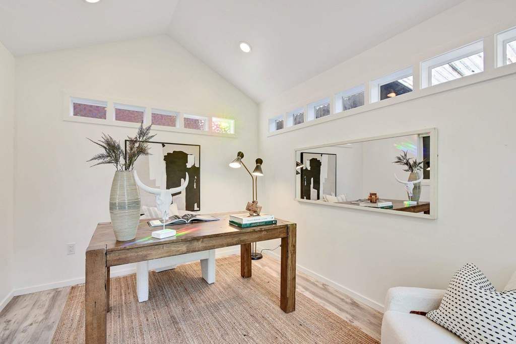 Image 25 of property listing at 735 735 Apgar St, Oakland, CA 94609