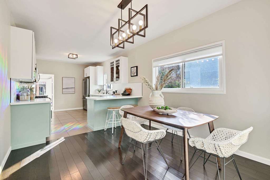 Image 8 of property listing at 735 735 Apgar St, Oakland, CA 94609