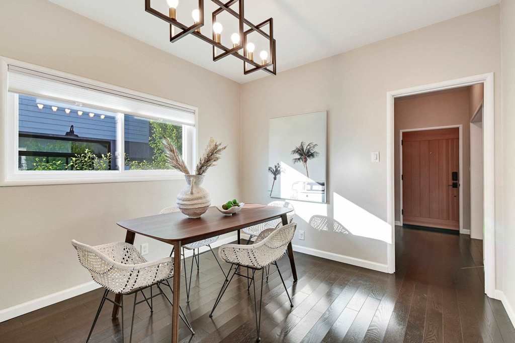 Image 9 of property listing at 735 735 Apgar St, Oakland, CA 94609