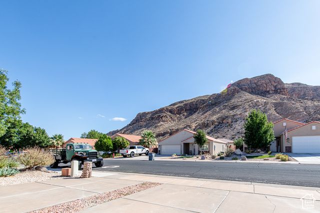 2432 S 675 W, Hurricane, UT 84737