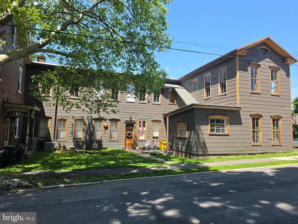 137 N LIBERTY ST, Orwigsburg, PA 17961
