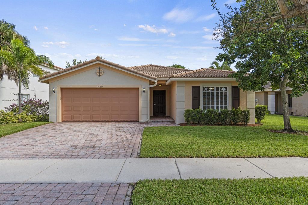 2064 SW Newport Isles Boulevard, Port St Lucie, FL 34953