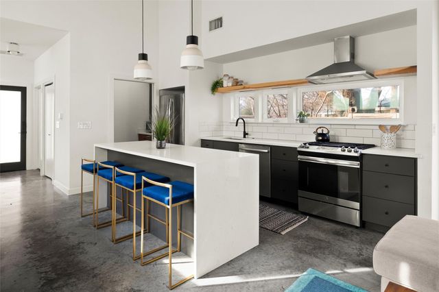 902 Garden Villa CT 2, Austin, TX 78704