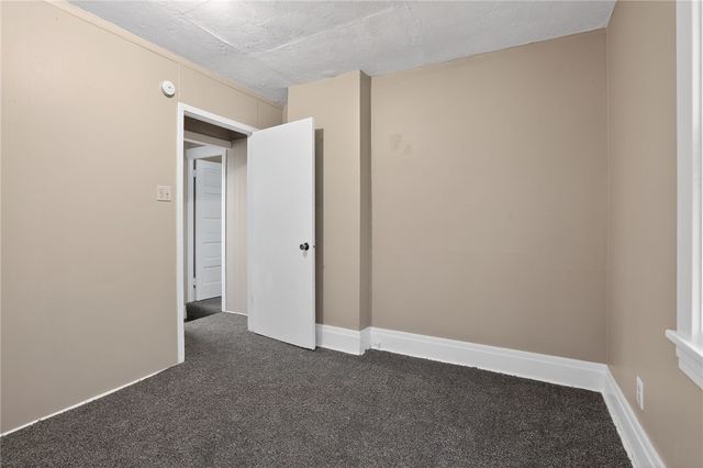 1235 Thelma St, Marshall Shadeland, PA 15212