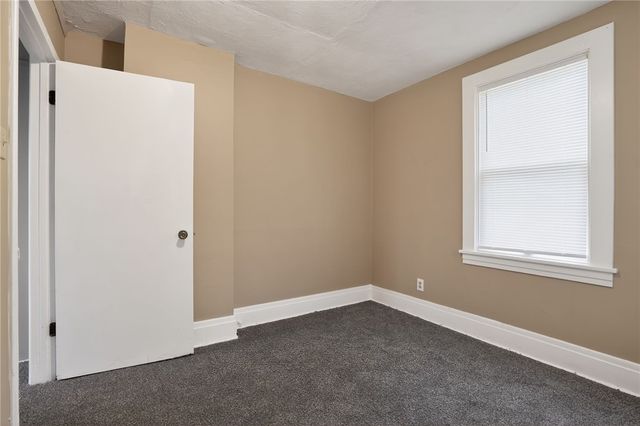 1235 Thelma St, Marshall Shadeland, PA 15212