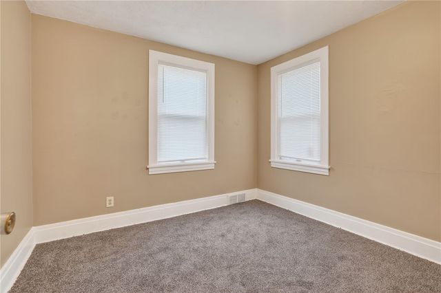 1235 Thelma St, Marshall Shadeland, PA 15212