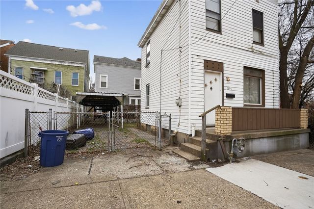 1235 Thelma St, Marshall Shadeland, PA 15212