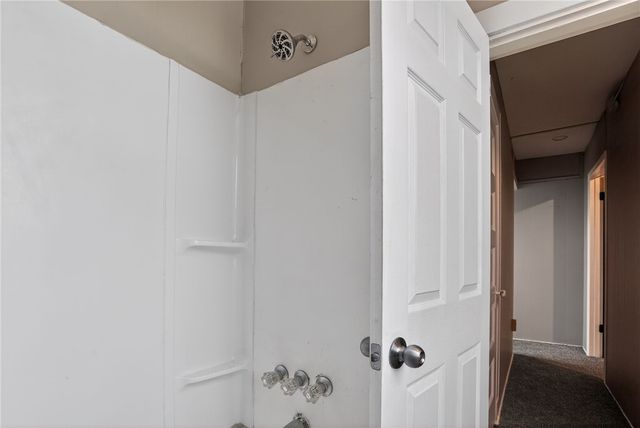 1235 Thelma St, Marshall Shadeland, PA 15212